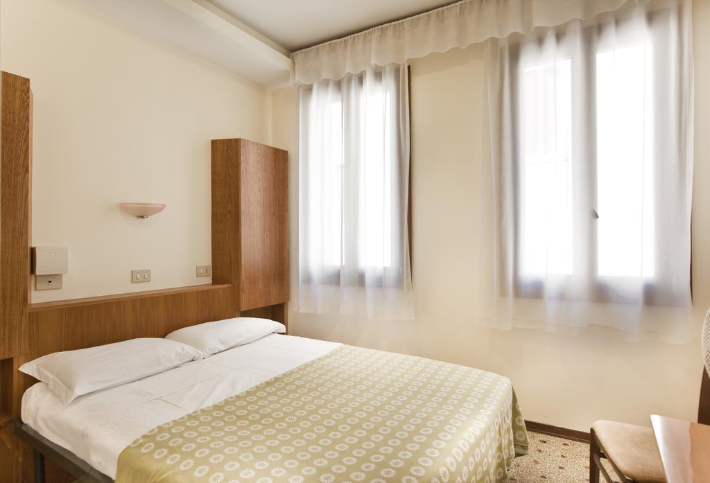 Hotel San Fantin Venedig Værelse billede